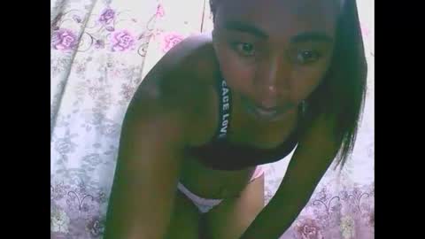 Snapshot of rephaleta chatting on February 18, 6:17 pm Rephaleta online show from February 18, 6:17 pm
