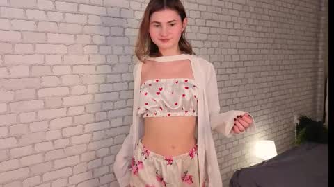 Tara online show from October 10, 2:11 pm