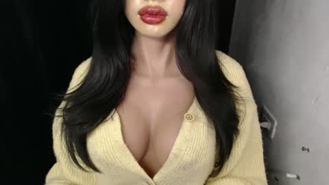 Lyn online show from February 23, 3:00 pm