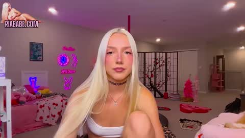 ria  online show from November 15, 4:13 am