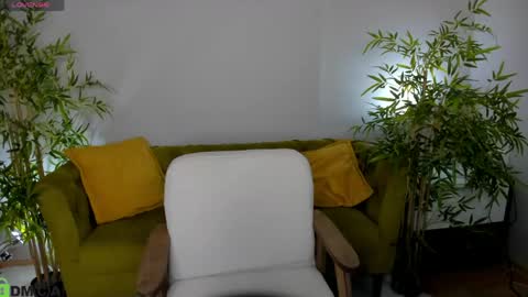 Layla online show from April 23, 9:28 am