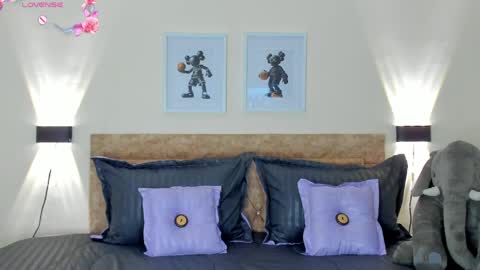 ri ri online show from April 28, 1:14 am