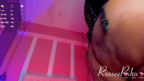 Snapshot of rihanna_rose chatting on January 3, 11:35 am Riha online show from January 3, 11:35 am