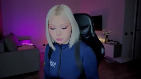 rileymee online show from December 14, 3:12 am