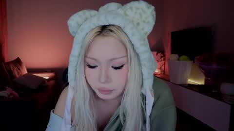 rileymee online show from April 22, 3:47 am