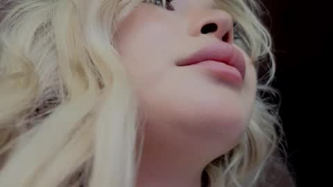 rileymee online show from April 25, 5:54 am