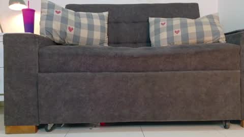 RIRI  online show from April 25, 8:06 pm