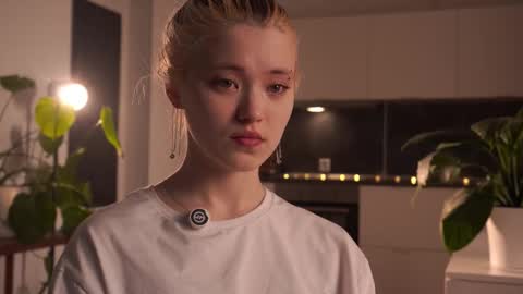 Akemi online show from February 19, 4:50 pm