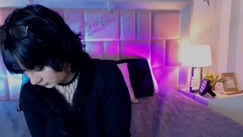 robin D online show from April 26, 1:42 pm