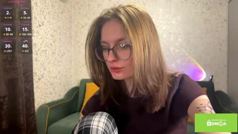 robynsentinella online show from April 26, 3:15 am