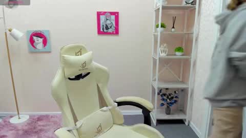 Snapshot of rockett_bunny chatting on October 13, 1:08 am Rockett online show from October 13, 1:08 am