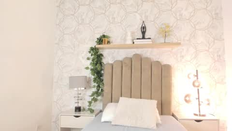 Snapshot of roma_love_ chatting on February 20, 11:20 am online show from February 20, 11:20 am