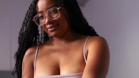 Snapshot of romantic_stargirl chatting on September 14, 1:09 pm Is A Belle online show from September 14, 1:09 pm