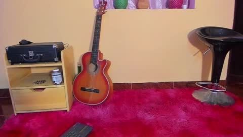 Snapshot of romantic_stargirl chatting on December 16, 11:44 am Is A Belle online show from December 16, 11:44 am