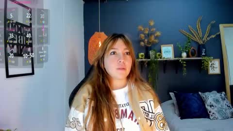 Snapshot of romi01_ chatting on October 12, 7:27 pm romi online show from October 12, 7:27 pm
