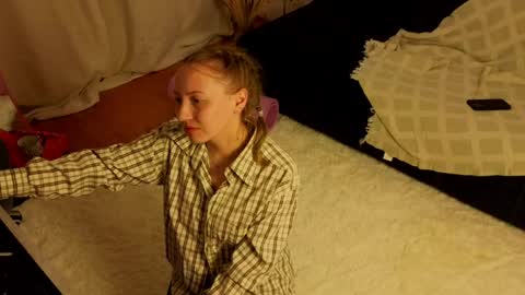 ronnycookie_ online show from March 29, 6:40 pm