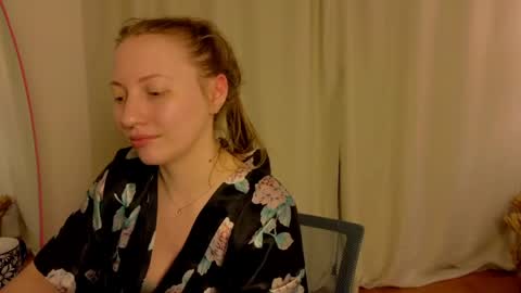 ronnycookie_ online show from April 10, 5:41 pm