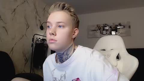 Roni online show from February 12, 10:15 pm