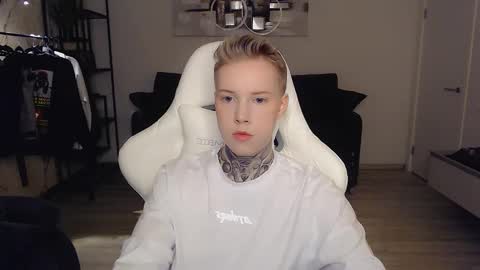 Roni online show from February 9, 6:37 pm