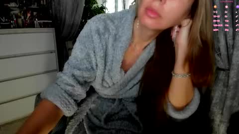 Aurora online show from November 16, 6:48 am