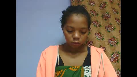 rosah225127 online show from May 17, 12:37 pm