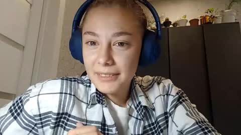 Kiki online show from October 3, 6:51 am