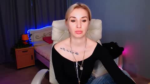 Snapshot of rose__shine chatting on January 29, 10:37 am rose shine online show from January 29, 10:37 am