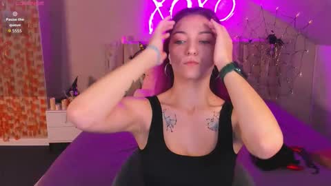 Kimberlly online show from November 2, 12:03 am