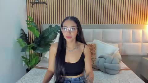 roseaurora online show from February 3, 12:32 pm