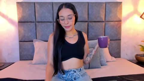 roseaurora online show from April 15, 12:39 pm