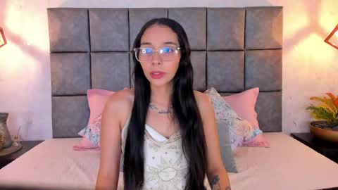roseaurora online show from June 9, 10:47 am