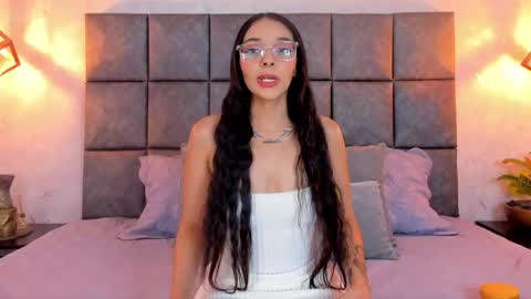 roseaurora online show from April 28, 11:36 am