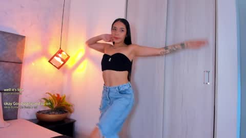 roseaurora online show from April 23, 11:28 am