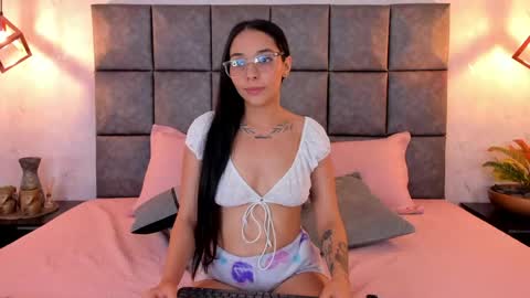 roseaurora online show from April 25, 12:52 pm