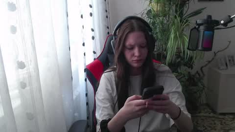 Lina online show from April 8, 10:17 am