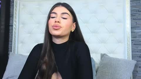 Gabriela online show from March 4, 8:10 am