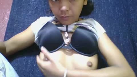 Snapshot of rosia685234 chatting on March 10, 3:56 am rosia685234 online show from March 10, 3:56 am