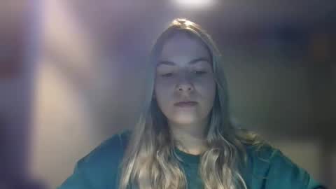 Snapshot of rosie_june chatting on February 18, 8:05 am Rosie online show from February 18, 8:05 am