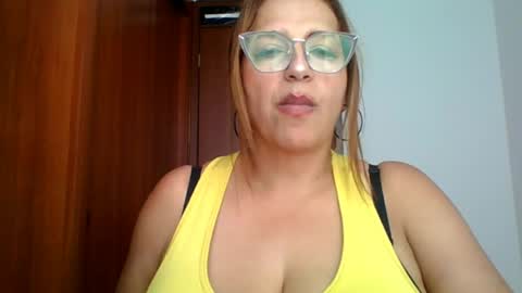 Rossana  online show from April 19, 6:10 pm