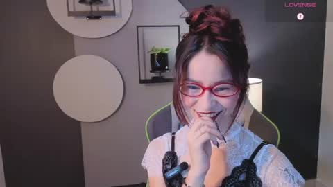 Miss Rosse online show from July 3, 2:45 pm