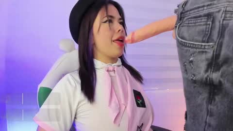   online show from March 5, 8:23 pm