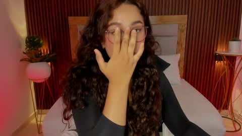 rossie_lanie_ online show from June 5, 7:42 pm