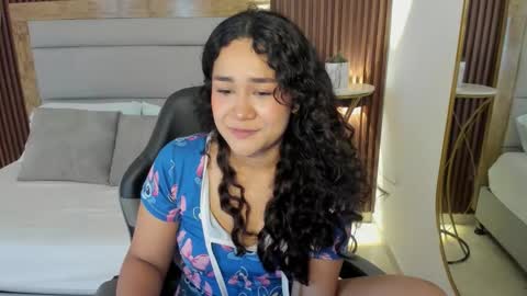 rossie_lanie_ online show from March 19, 7:51 pm
