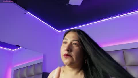 rossiteylor_js_ online show from May 7, 8:45 pm