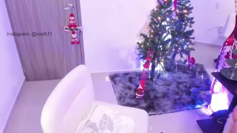 Snapshot of rossth11 chatting on December 29, 7:32 pm Im Ross online show from December 29, 7:32 pm