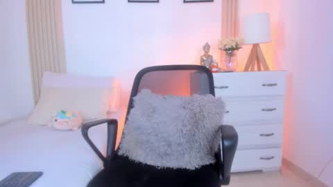 Snapshot of rossy_x chatting on October 18, 7:48 pm rossy_x online show from October 18, 7:48 pm