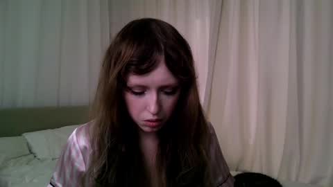 rosy_petal online show from March 29, 1:32 pm