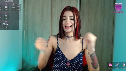 Snapshot of rot_wallace chatting on December 6, 11:24 pm rot_wallace online show from December 6, 11:24 pm