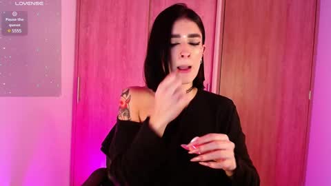 Snapshot of rot_wallace chatting on February 24, 12:05 am rot_wallace online show from February 24, 12:05 am