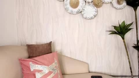 rouse_pink__ online show from April 1, 1:41 pm